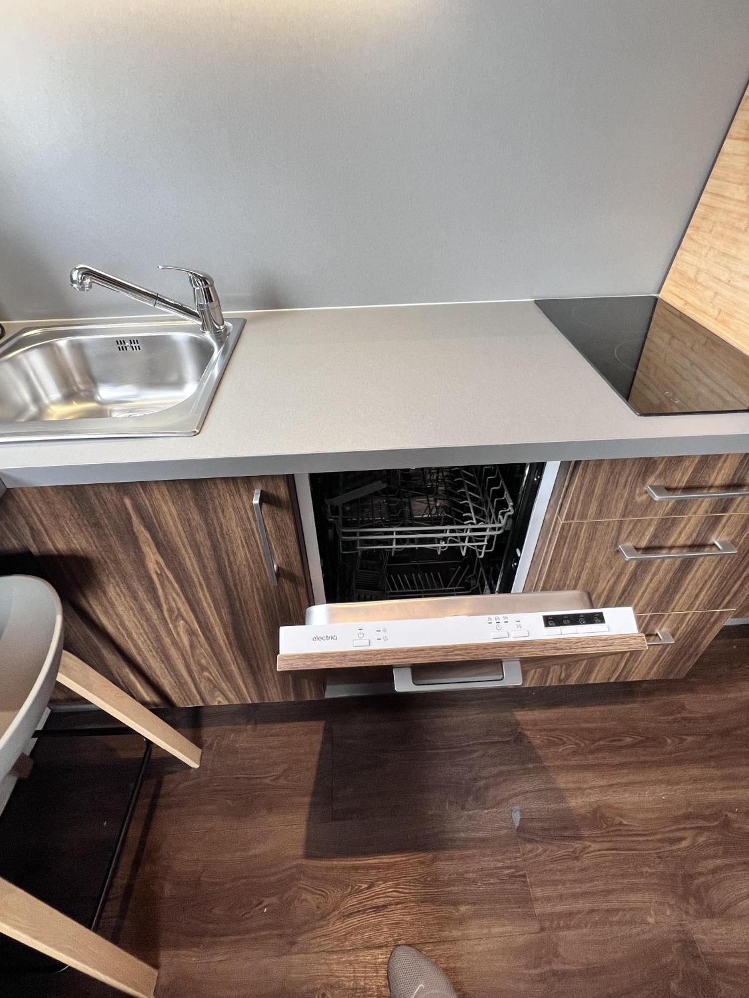 Retreat - Colney Hatch Lane Apartment *