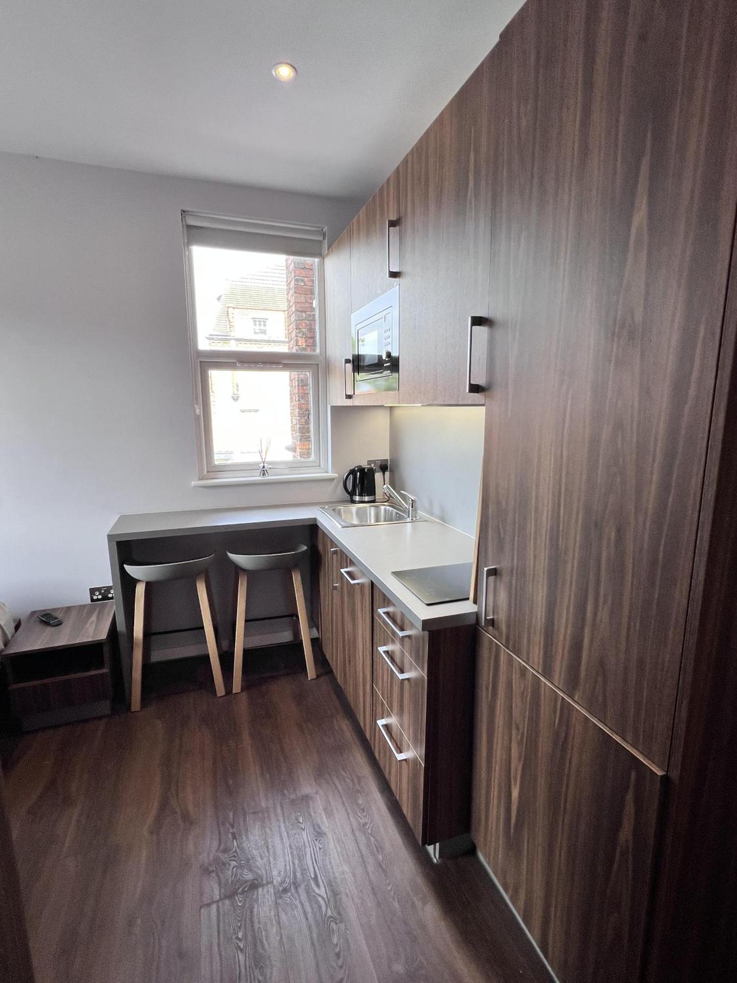 Apartment Retreat - Colney Hatch Lane London