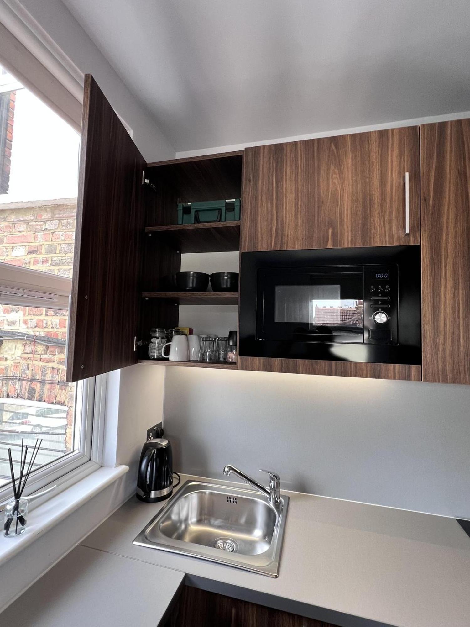 Apartment Retreat - Colney Hatch Lane