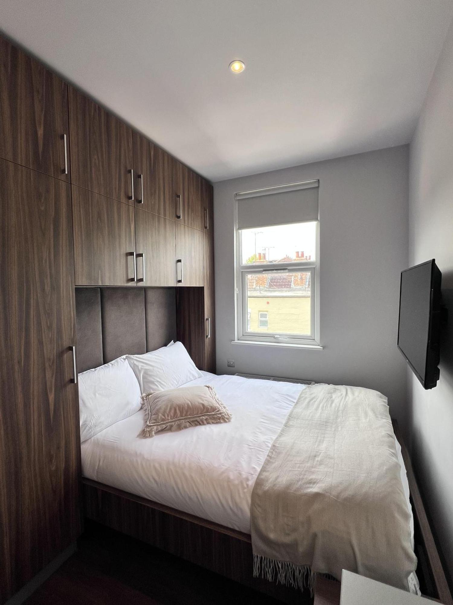 Apartment Retreat - Colney Hatch Lane *