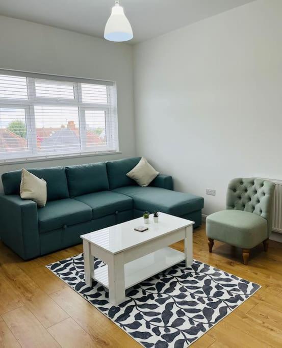 3 Bedroom * London