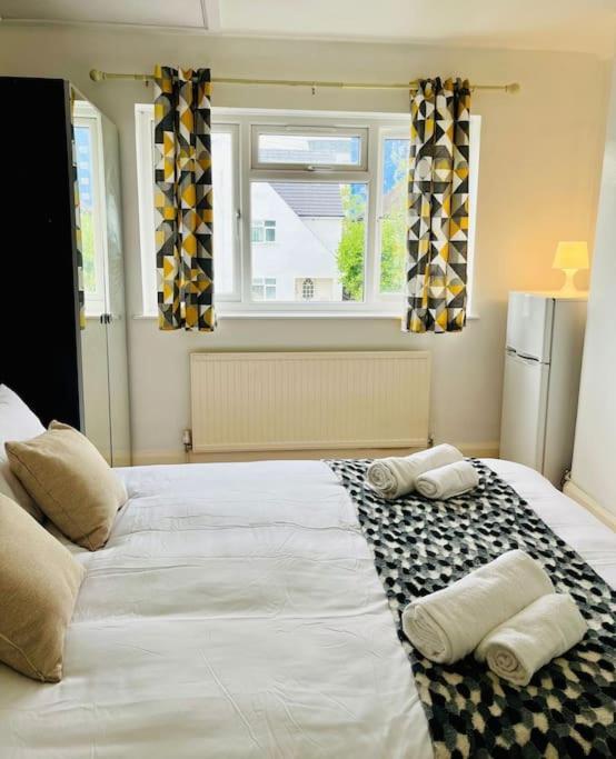 3 Bedroom * London