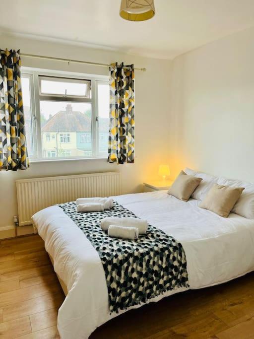 3 Bedroom * London