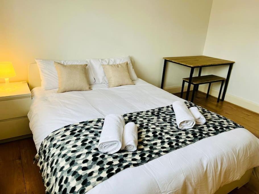3 Bedroom * London