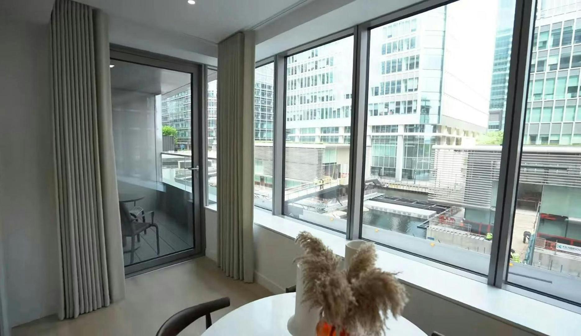Canary Wharf Luxury Right Next To Thames Apartment *