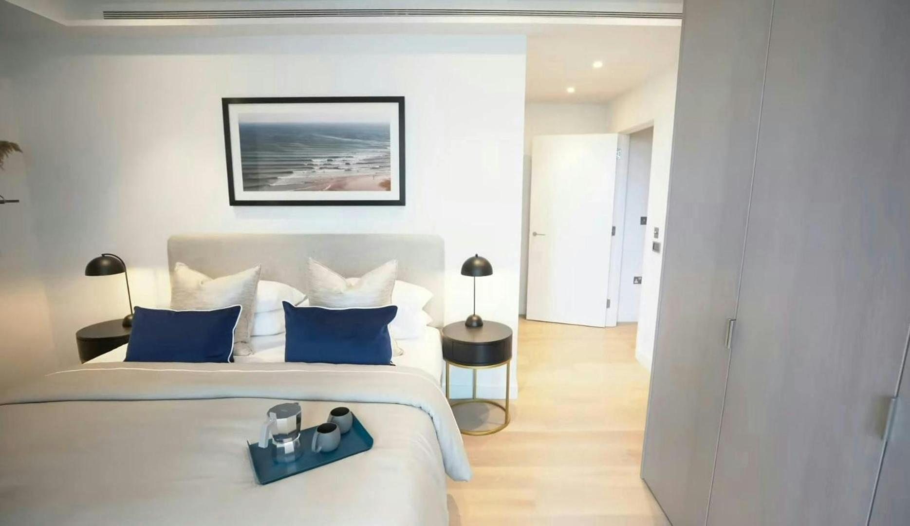 Canary Wharf Luxury Right Next To Thames Apartment