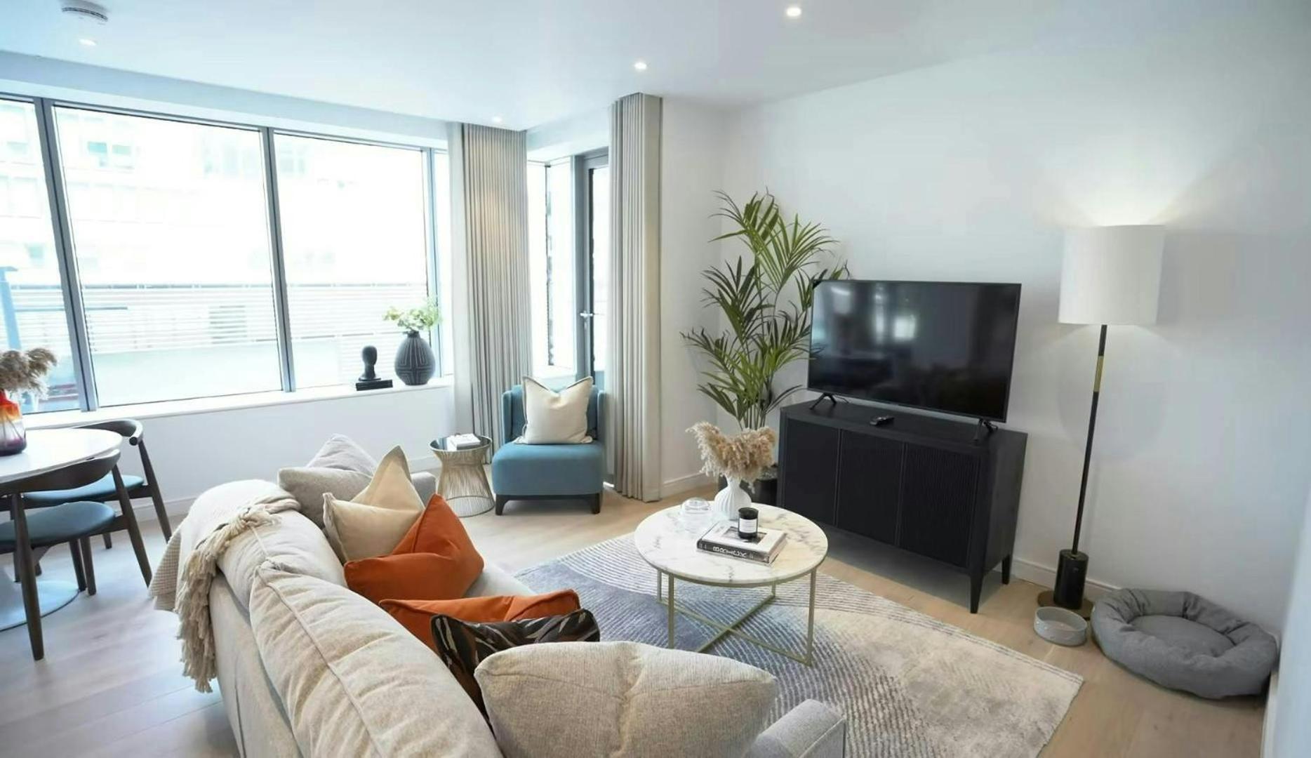 Canary Wharf Luxury Right Next To Thames London