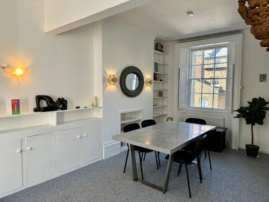 Chelsea Large 2 Bed 2 Bath Sydney Street Sw3 London
