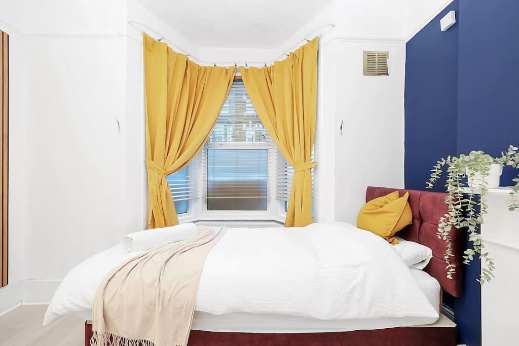 Enquires At The Panel By Harlington 8 Bed Apartamento *