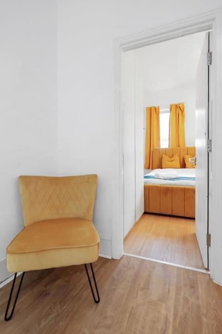 Enquires At The Panel By Harlington 8 Bed Apartamento Londres