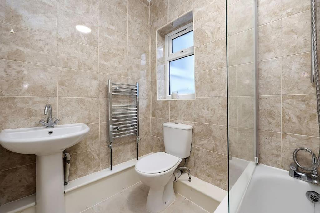 Apartamento Enquires At The Panel By Harlington 8 Bed