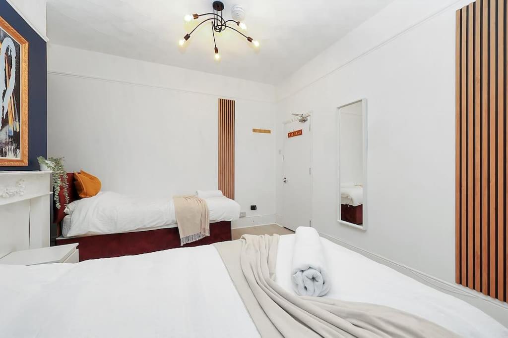 Enquires At The Panel By Harlington 8 Bed Apartamento *