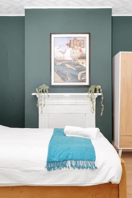 Apartamento Enquires At The Panel By Harlington 8 Bed *