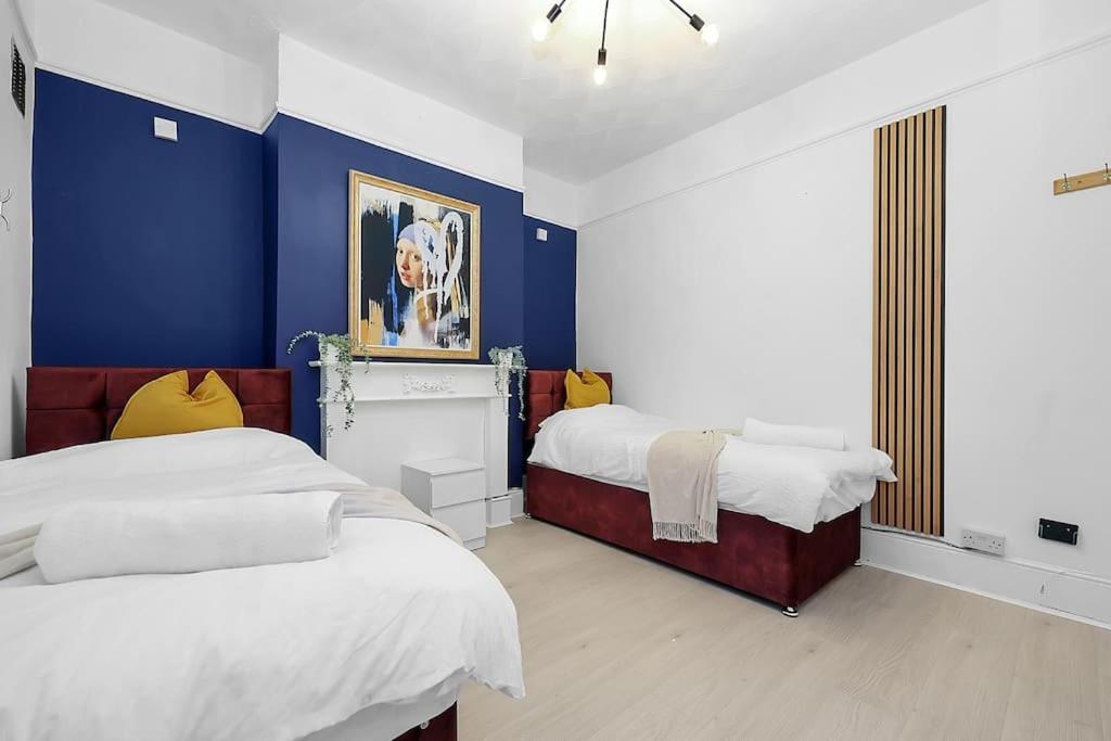 Enquires At The Panel By Harlington 8 Bed Apartamento *