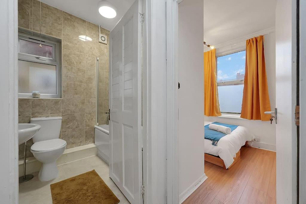 Enquires At The Panel By Harlington 8 Bed Apartamento