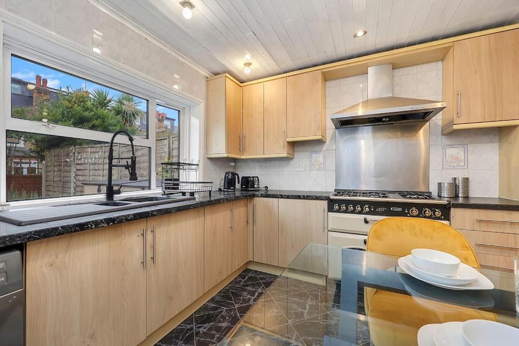 Apartamento Enquires At The Panel By Harlington 8 Bed Londres