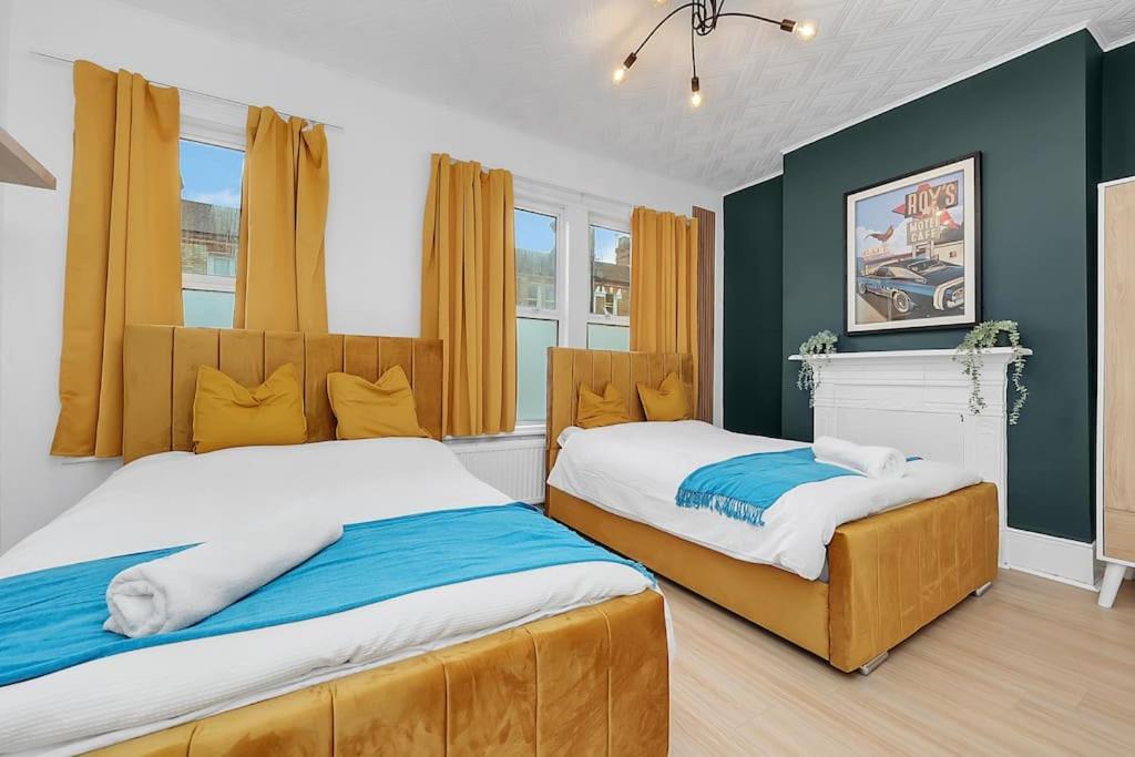 Apartamento Enquires At The Panel By Harlington 8 Bed