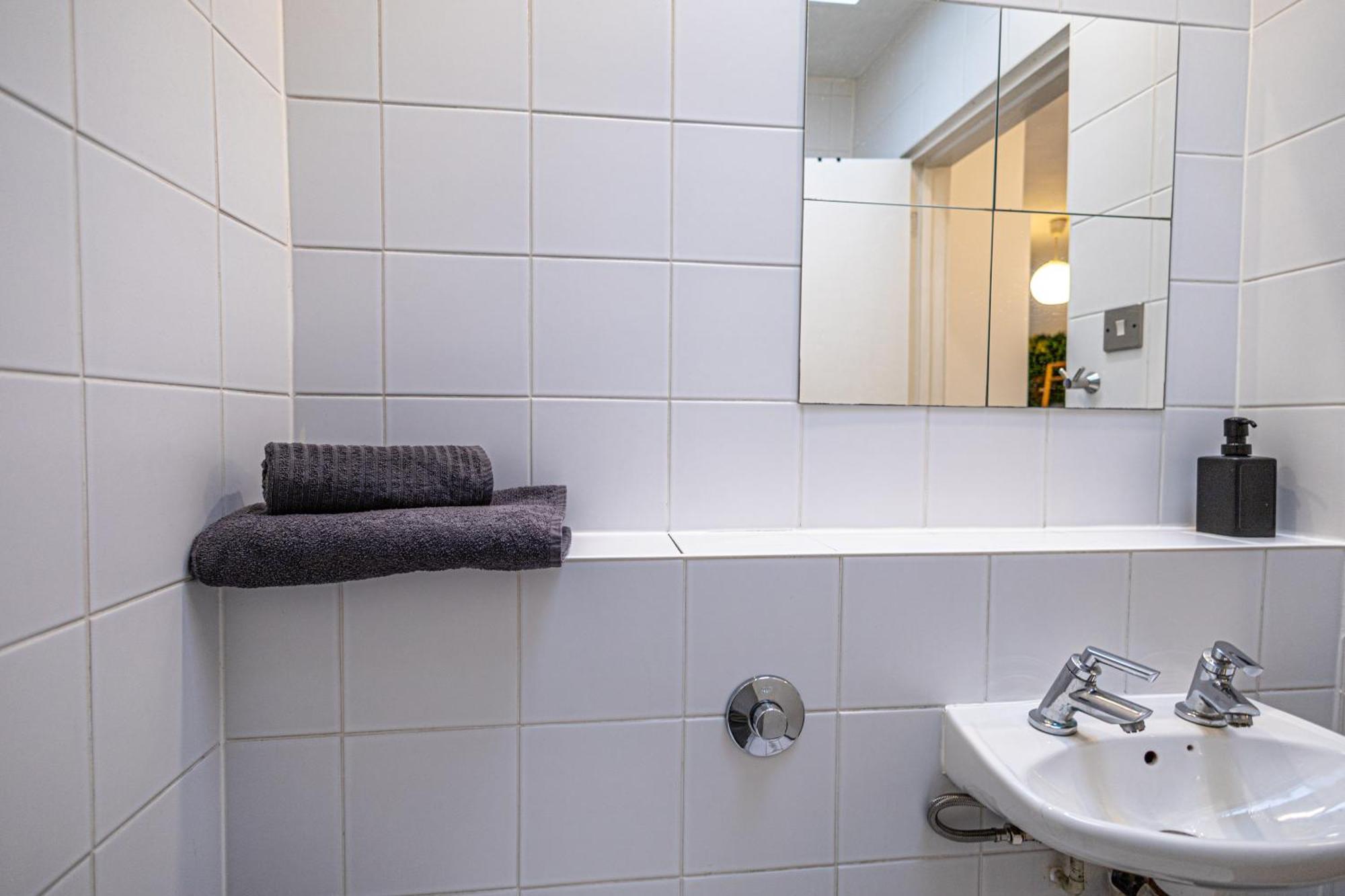 2 Bed Camden Town Sec To Tube * Londen