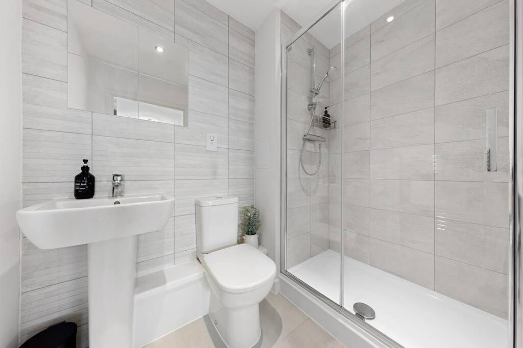 Luxury 3 Bed With Balcony *