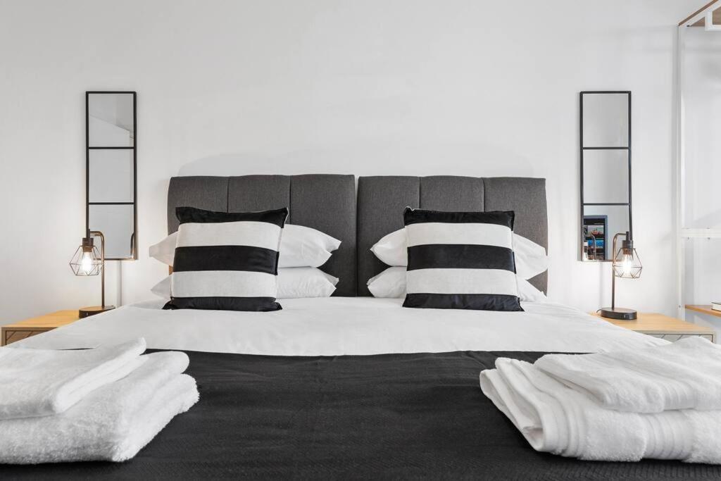 Luxury 3 Bed With Balcony Apartment