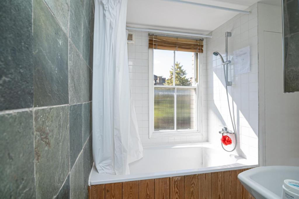 Gasthuis Comfy Double Bedroom *