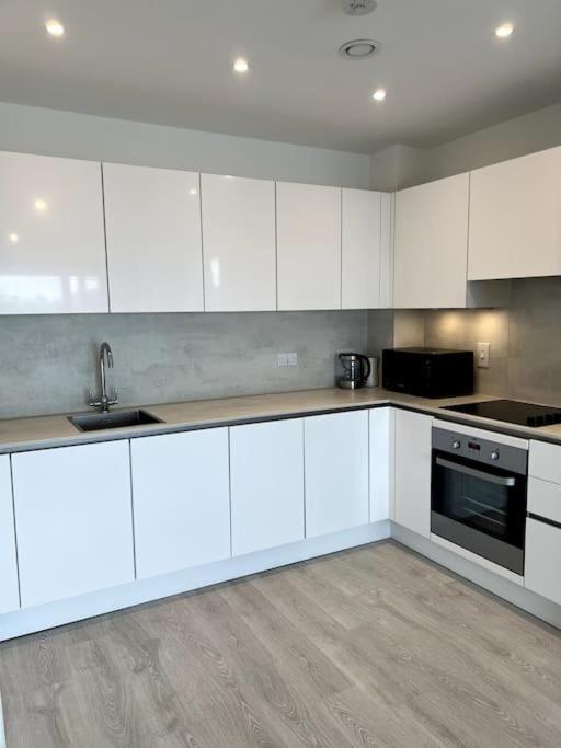 One Bedroom Flat - Zone 2 *