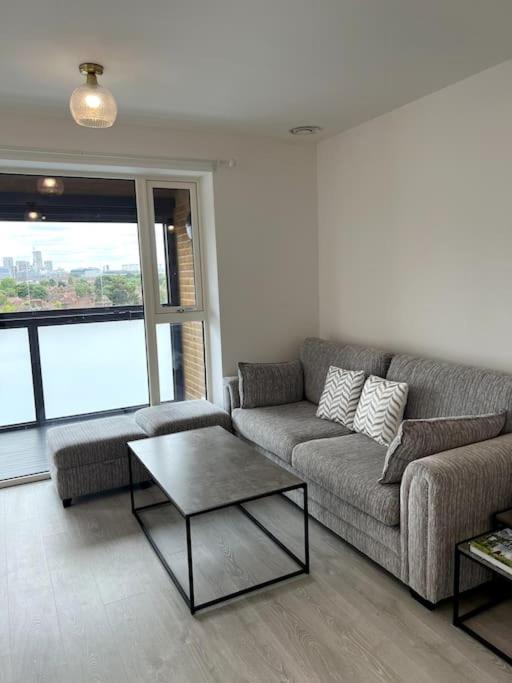 One Bedroom Flat - Zone 2 * London