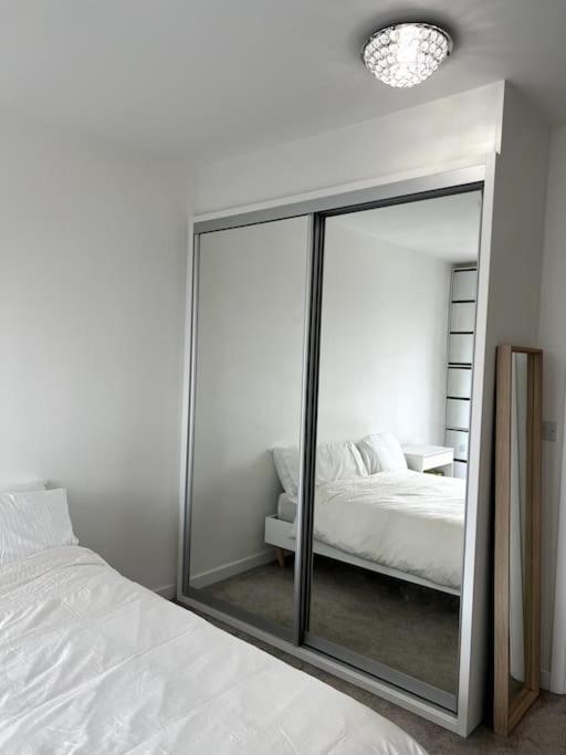 One Bedroom Flat - Zone 2 * London