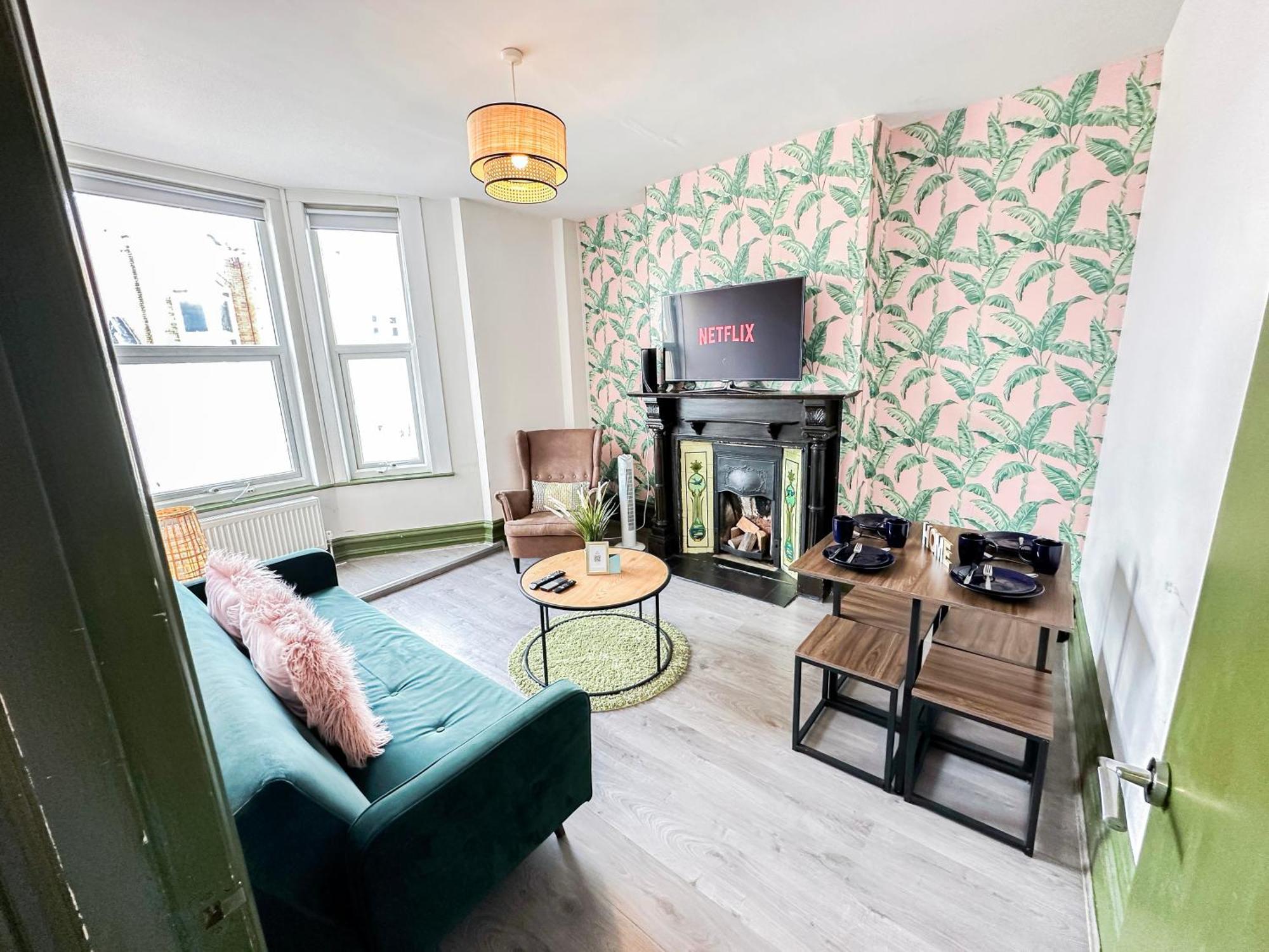 Appartement 2 Bedroom Flat With Indoor Fireplace In Shepherds Bush, Near White City *