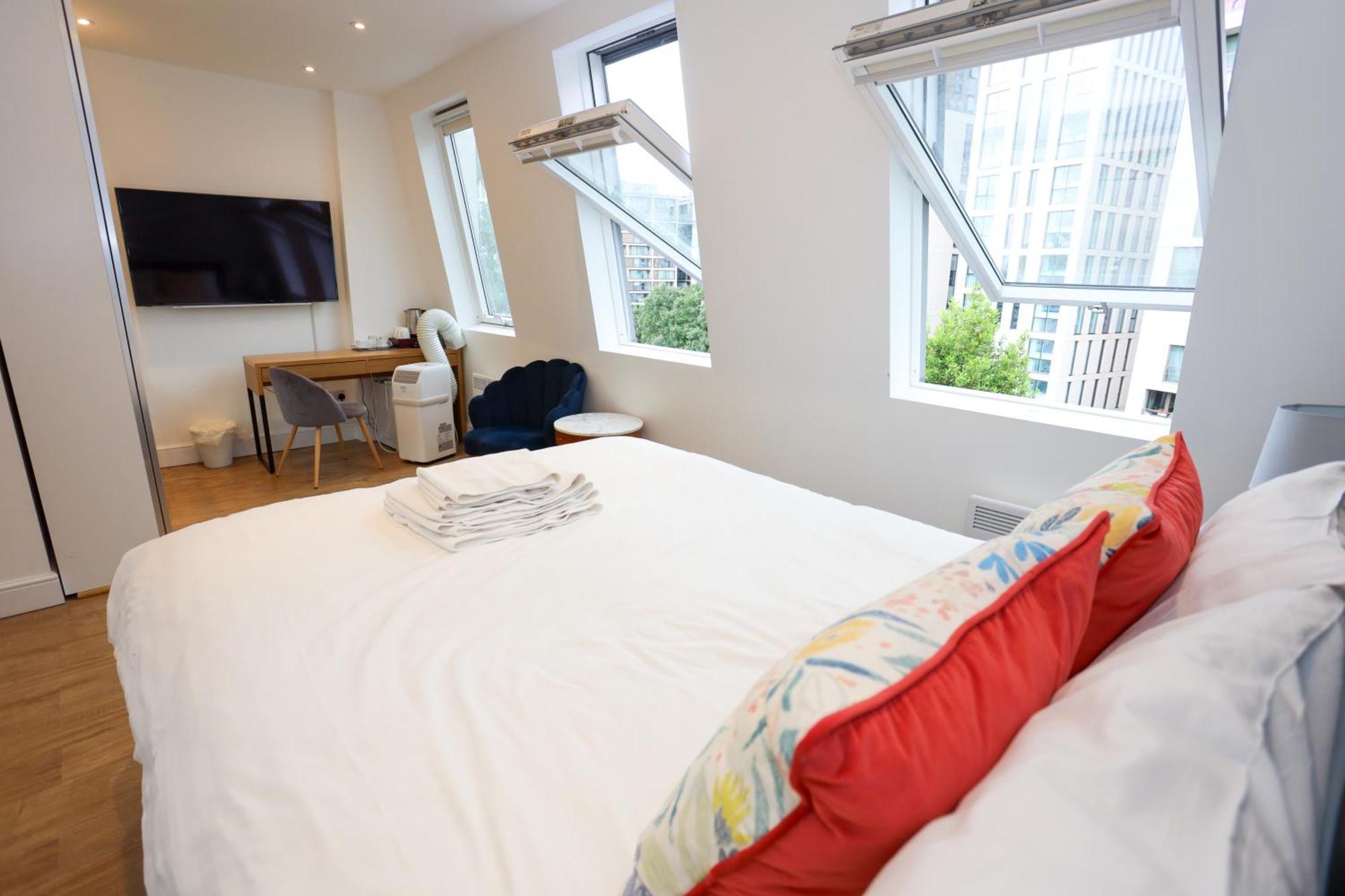 The Avonmore Olympia Londres