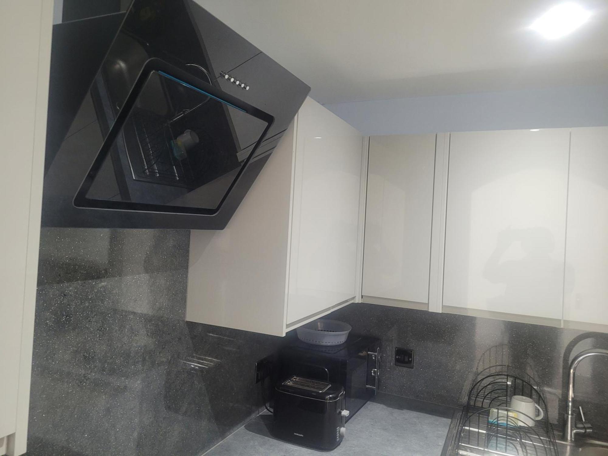 Homestay Private Rm In A 2 Bed Near 4 Train Stations *