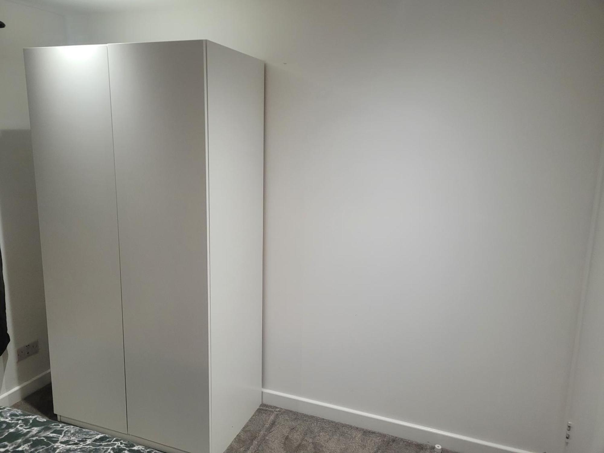 Private Rm In A 2 Bed Near 4 Train Stations London