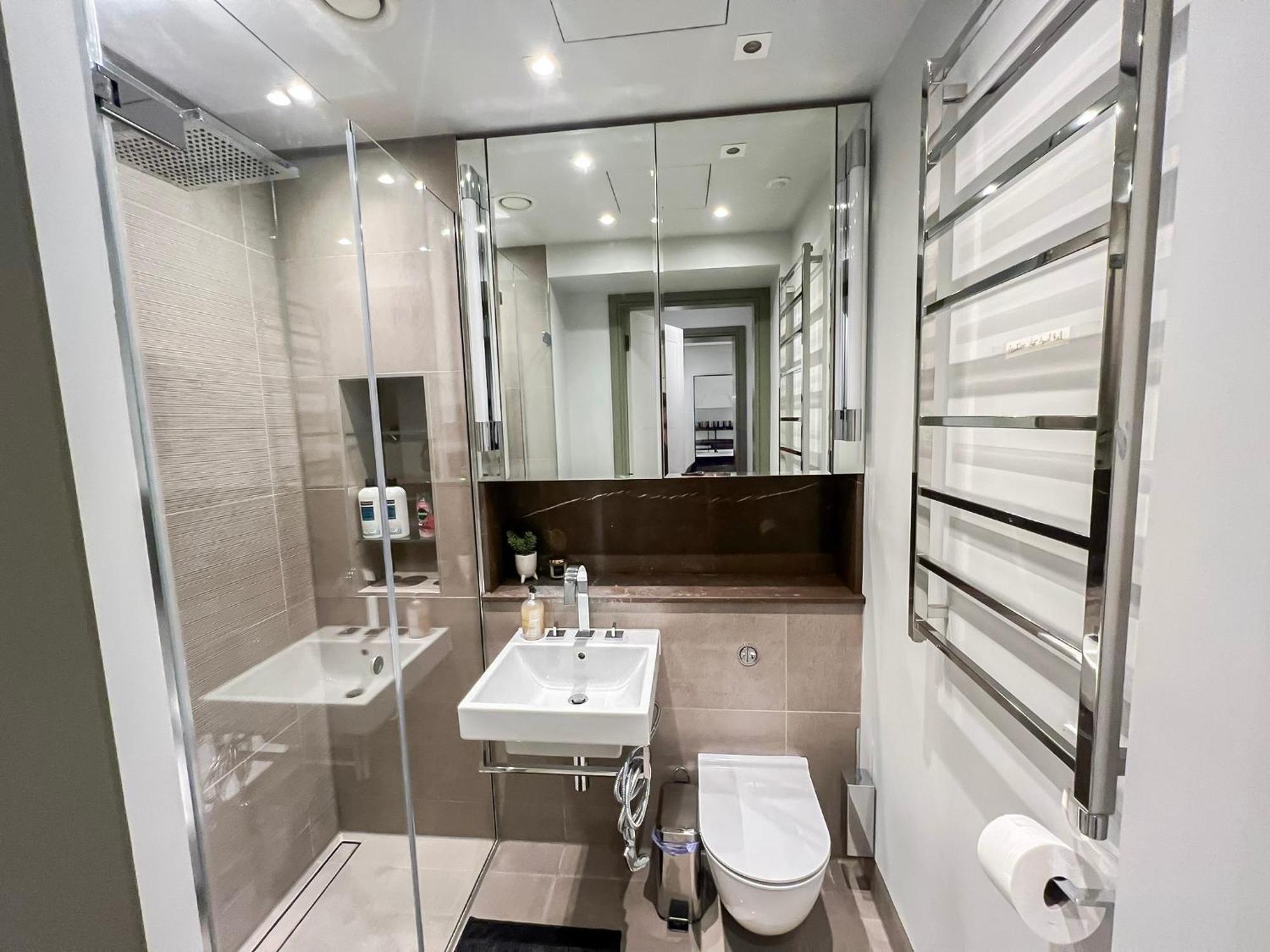 Posh 3 Bedroom Flat With Terrace And Indoor Fireplace In Mayfair, Near Hyde Park Leilighet London