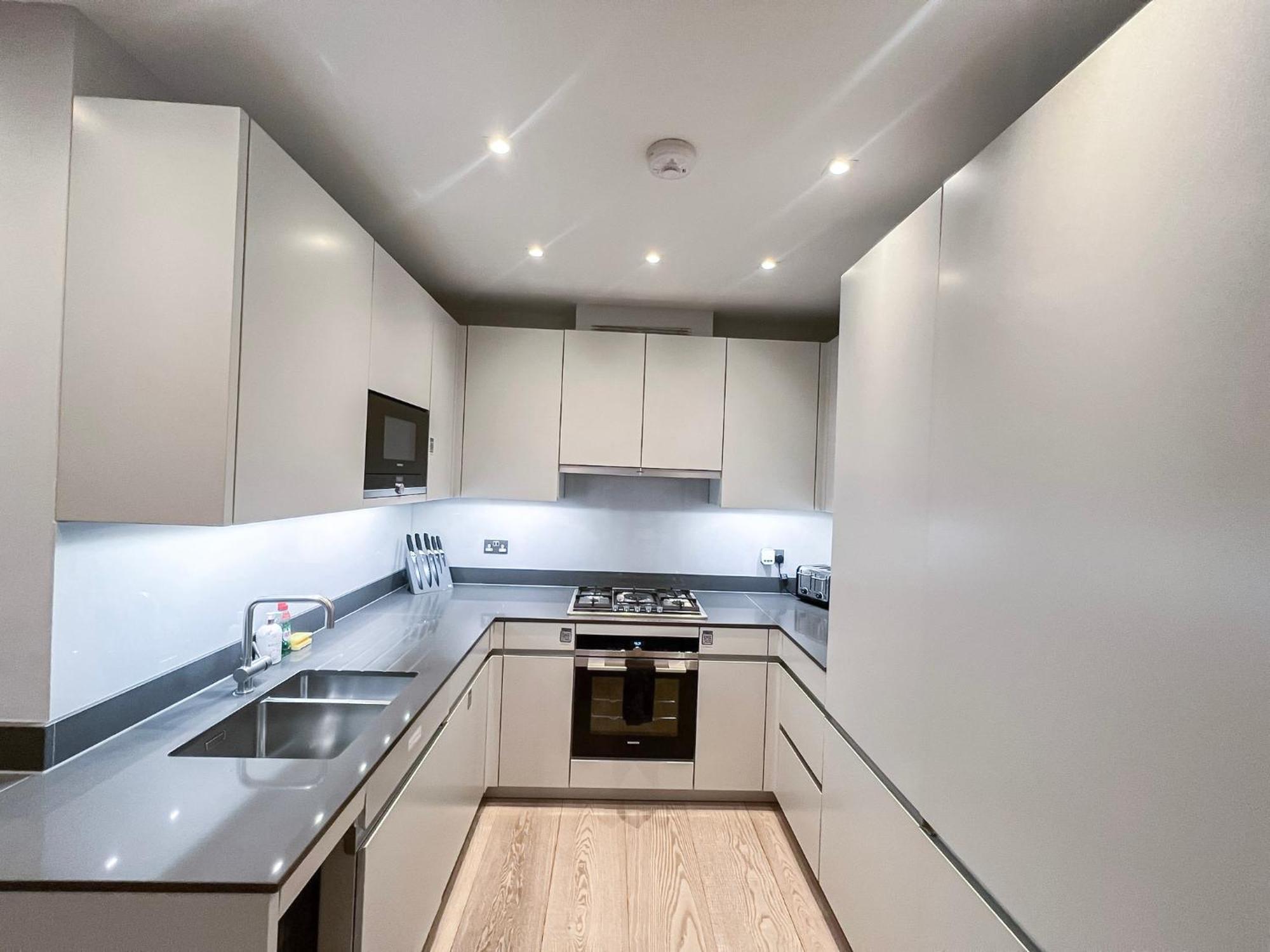 Posh 3 Bedroom Flat With Terrace And Indoor Fireplace In Mayfair, Near Hyde Park Leilighet *
