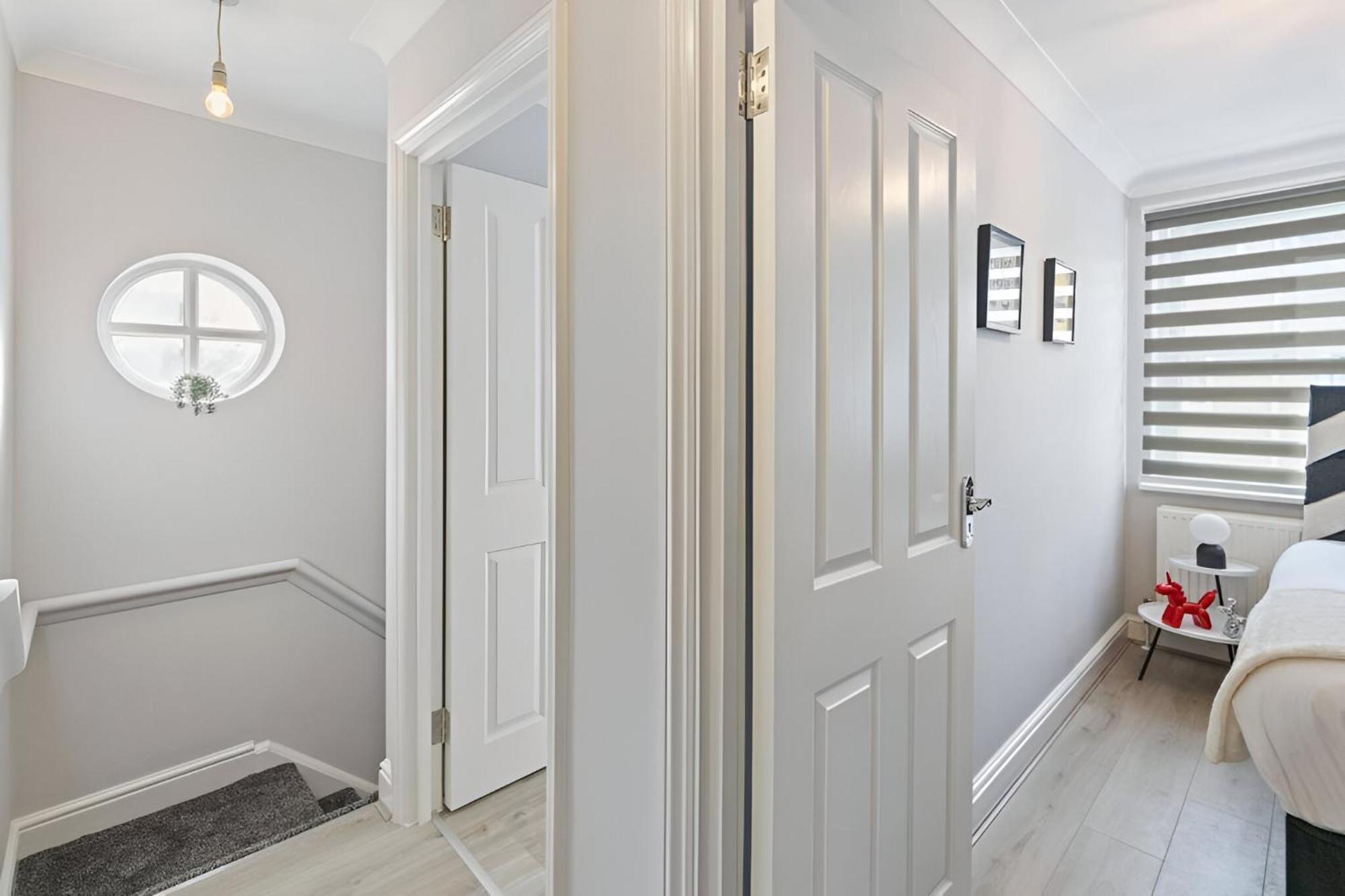 Apartment Sophistication Chic 3-br For Modern Living *