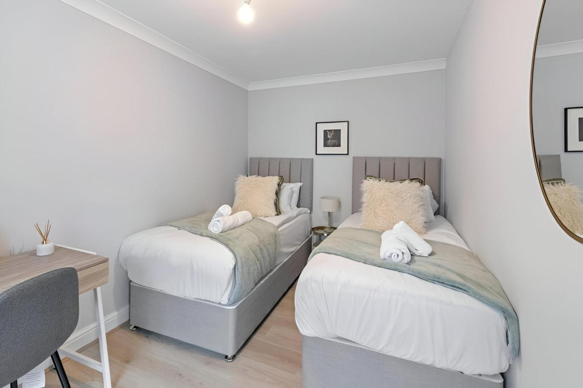 Sophistication Chic 3-br For Modern Living London