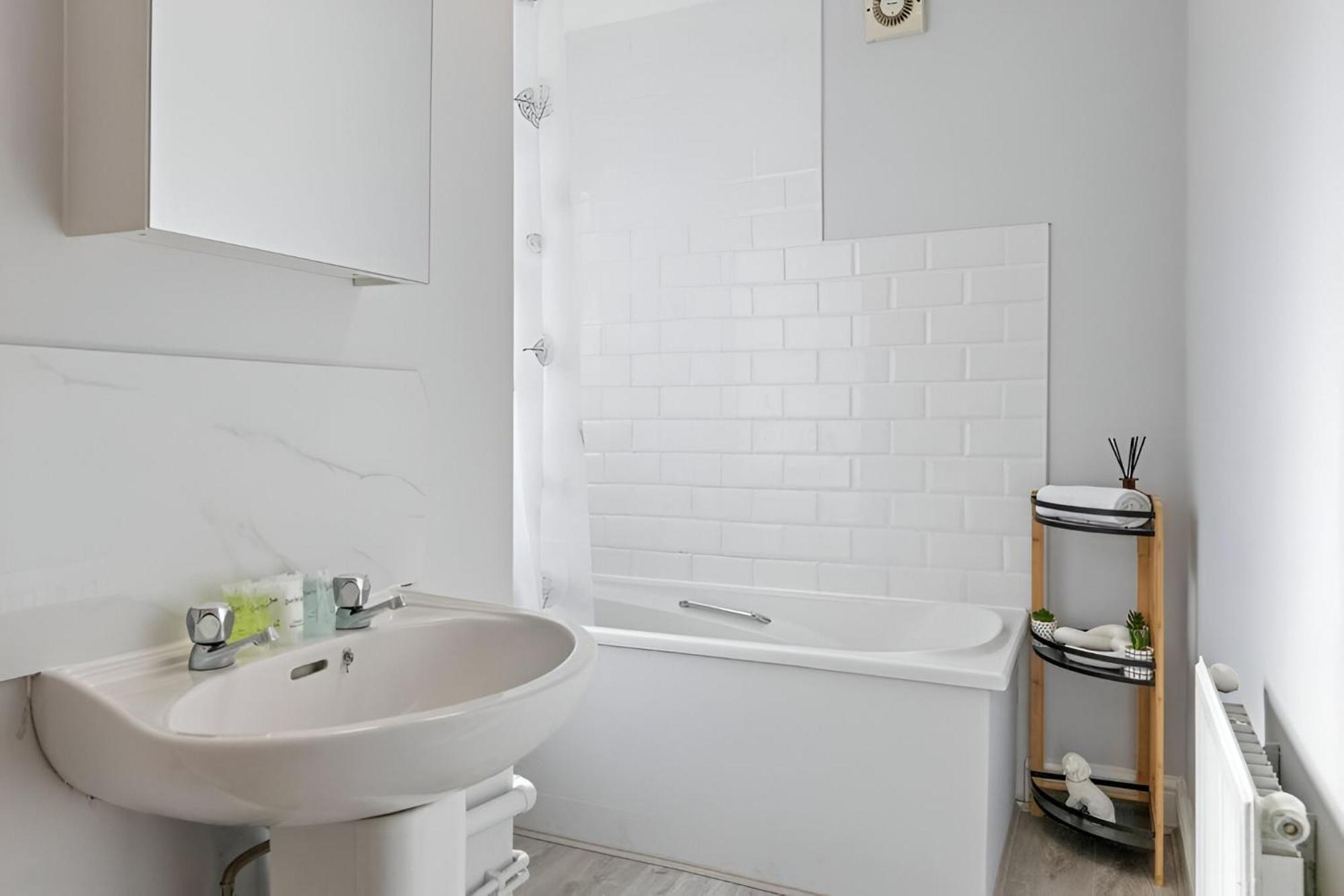 Sophistication Chic 3-br For Modern Living Appartement *