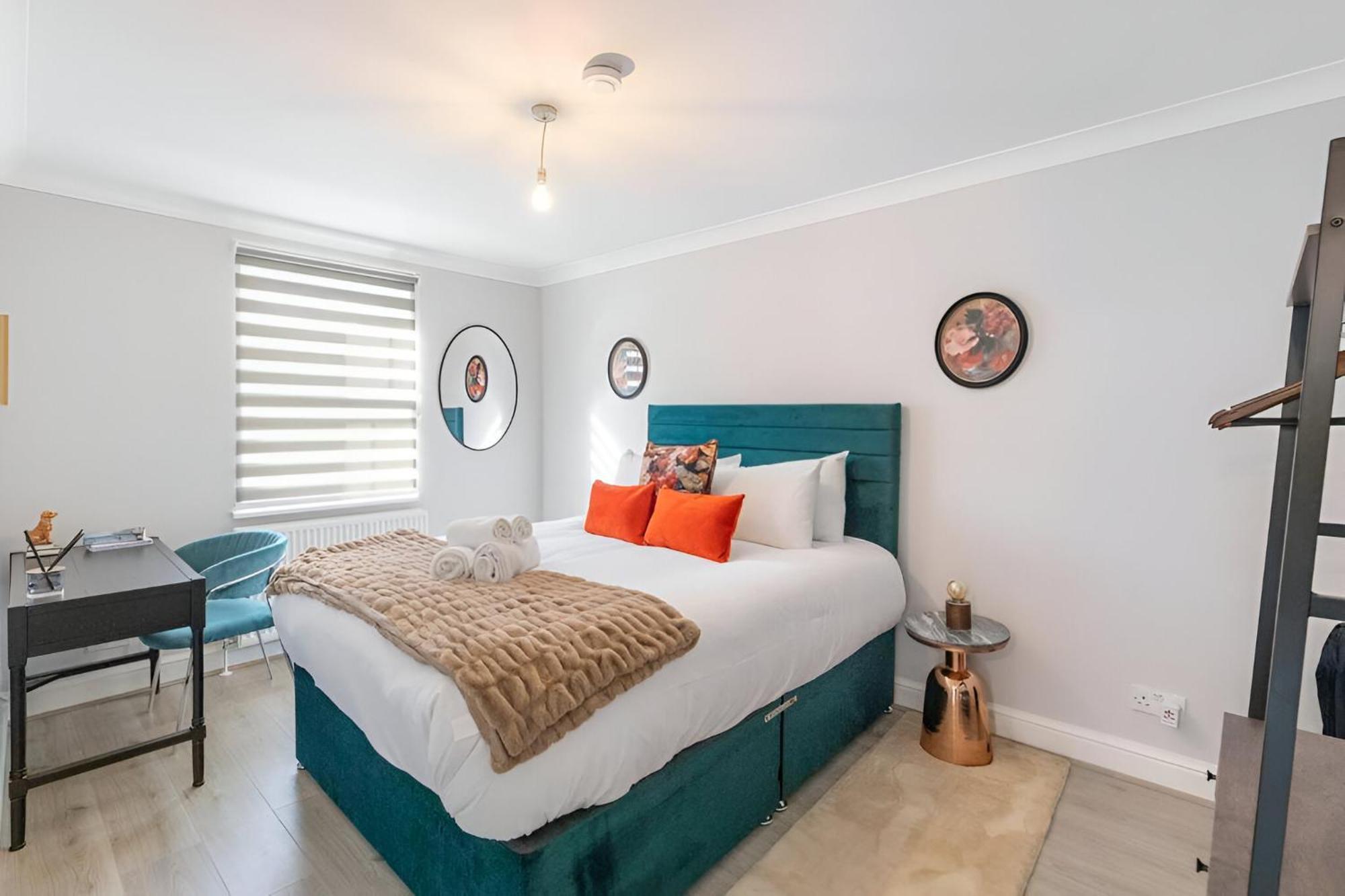 Apartment Sophistication Chic 3-br For Modern Living *