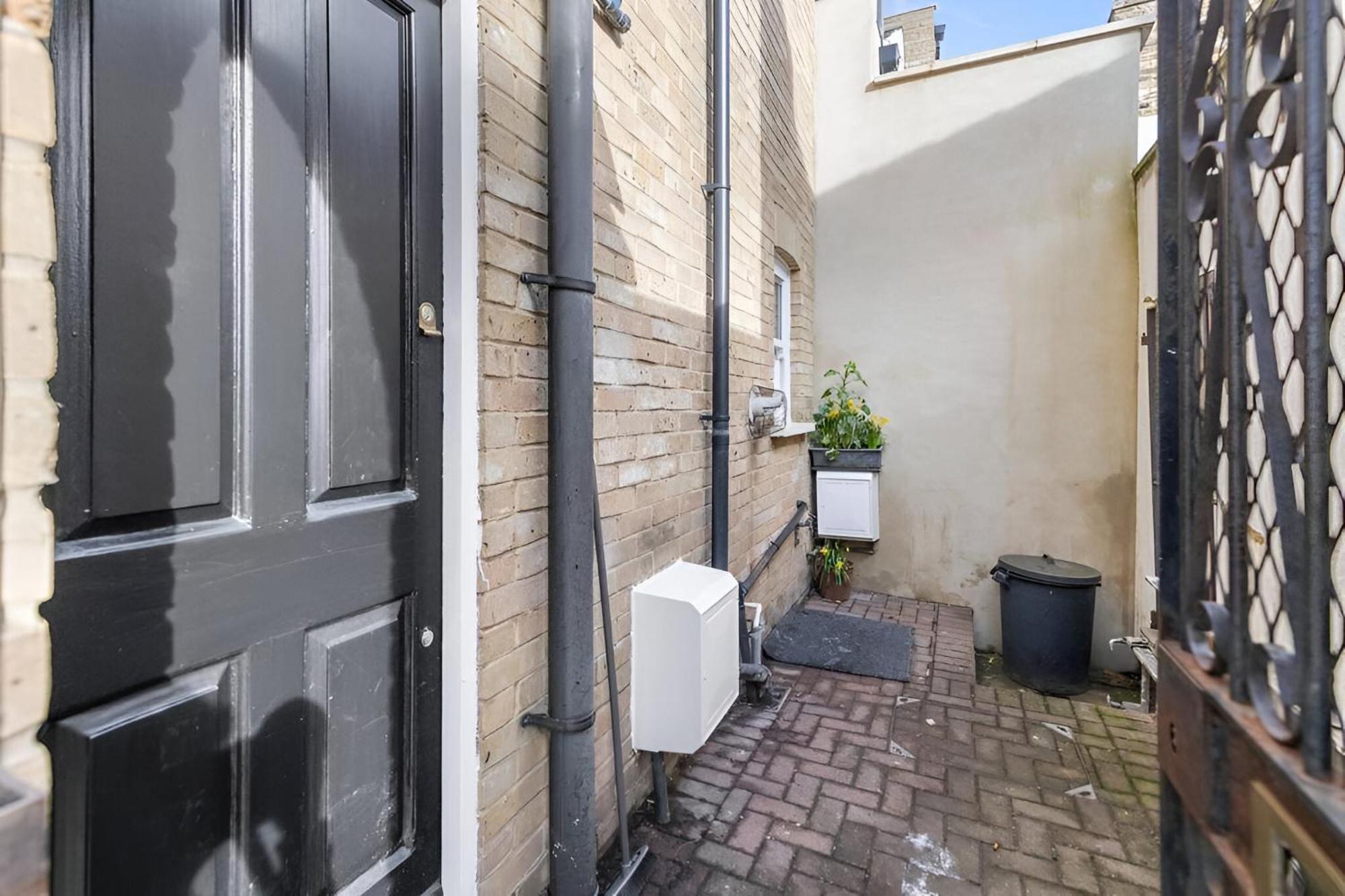 Sophistication Chic 3-br For Modern Living Apartment London