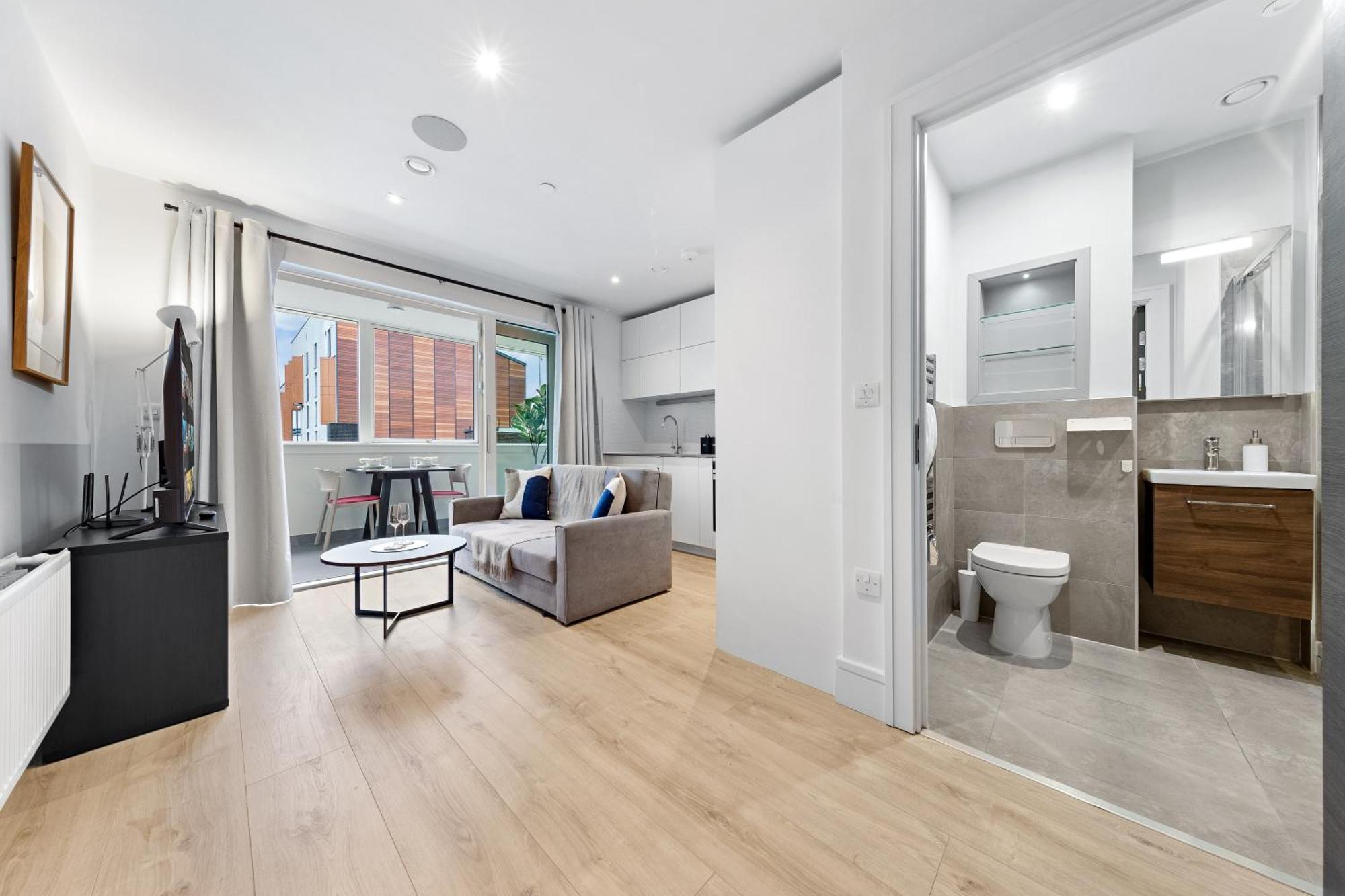 Stylish Retreats On Olympic Way Appartement Londen