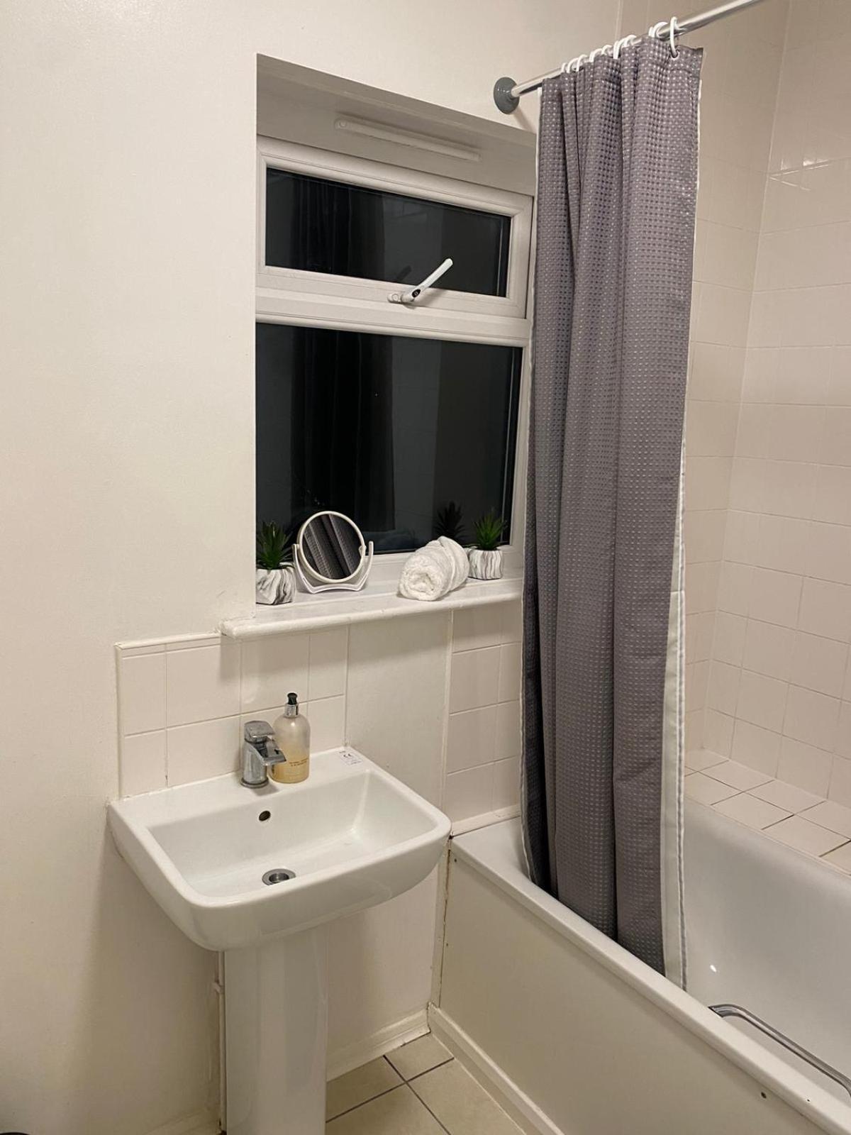 1 Bedroom Cosy Spacious