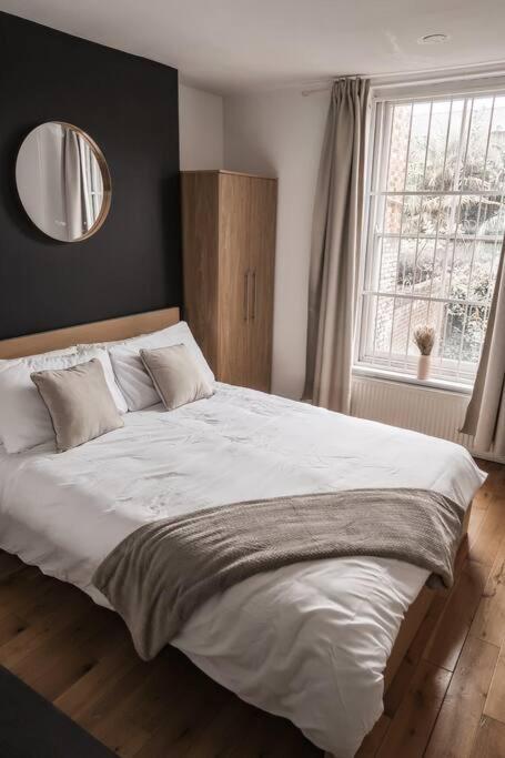 Modern Cosy In London, Sw9 * London