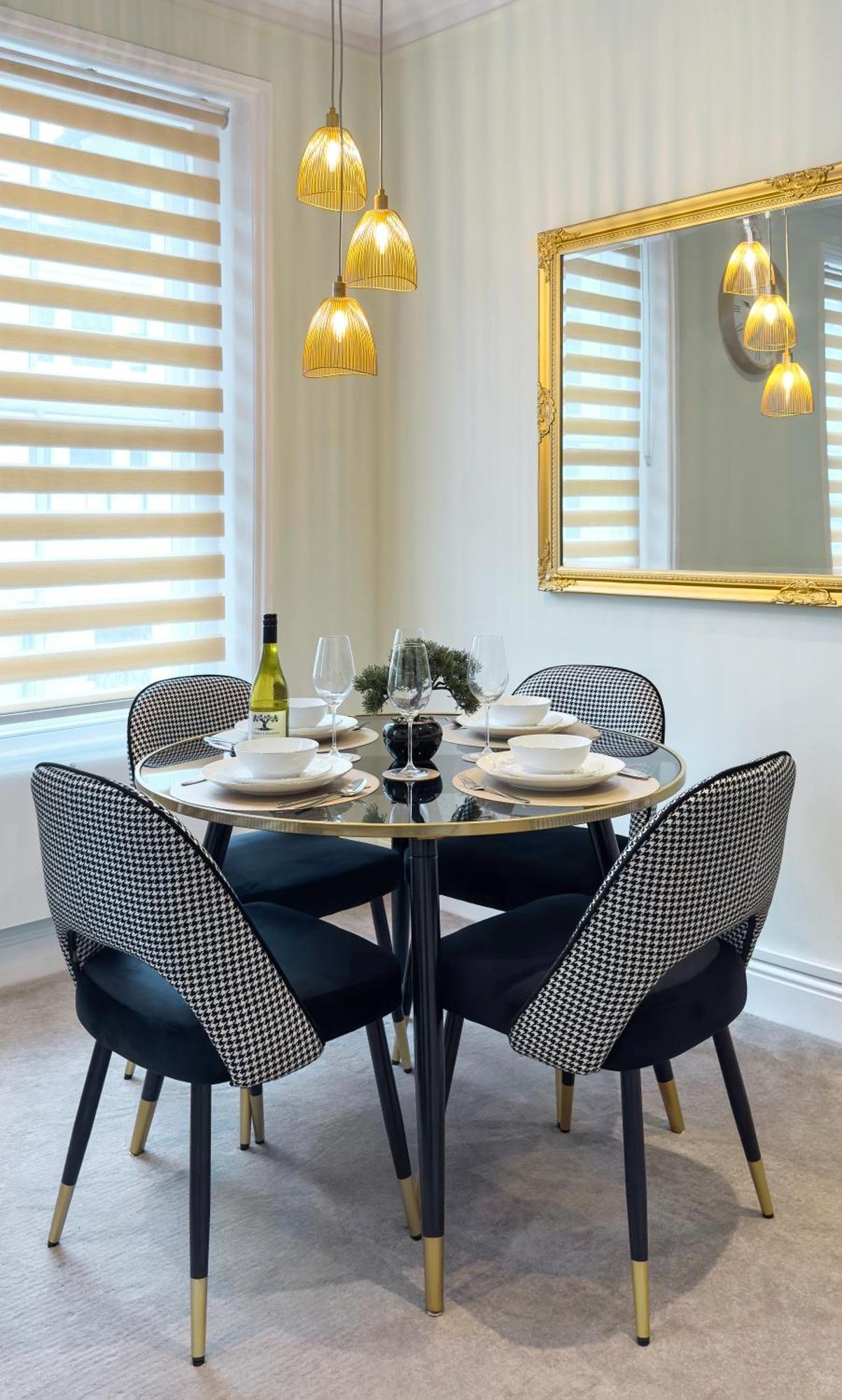 Modern Flat 5 Min To Holland Park! Leilighet *