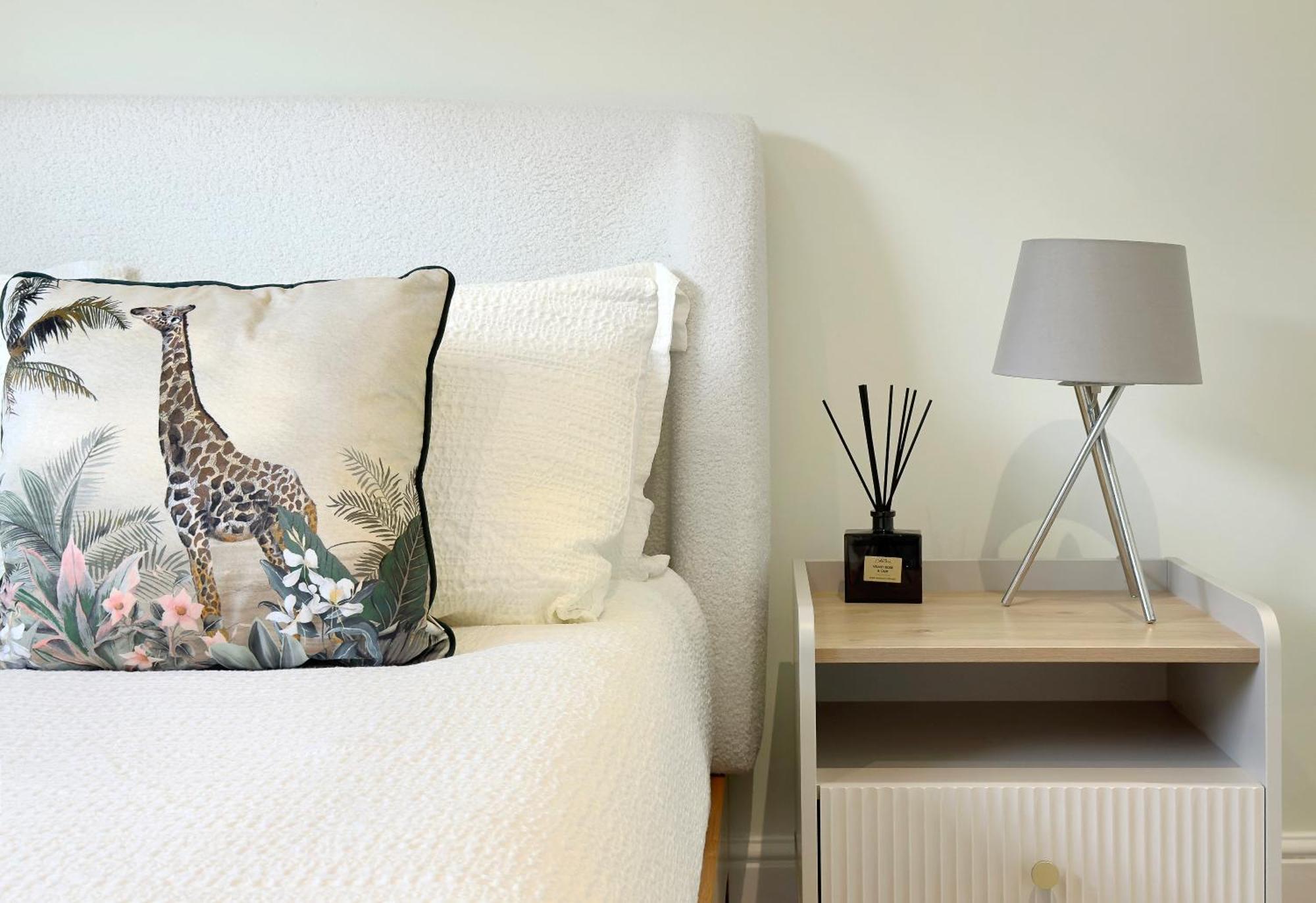 Leilighet Modern Flat 5 Min To Holland Park!