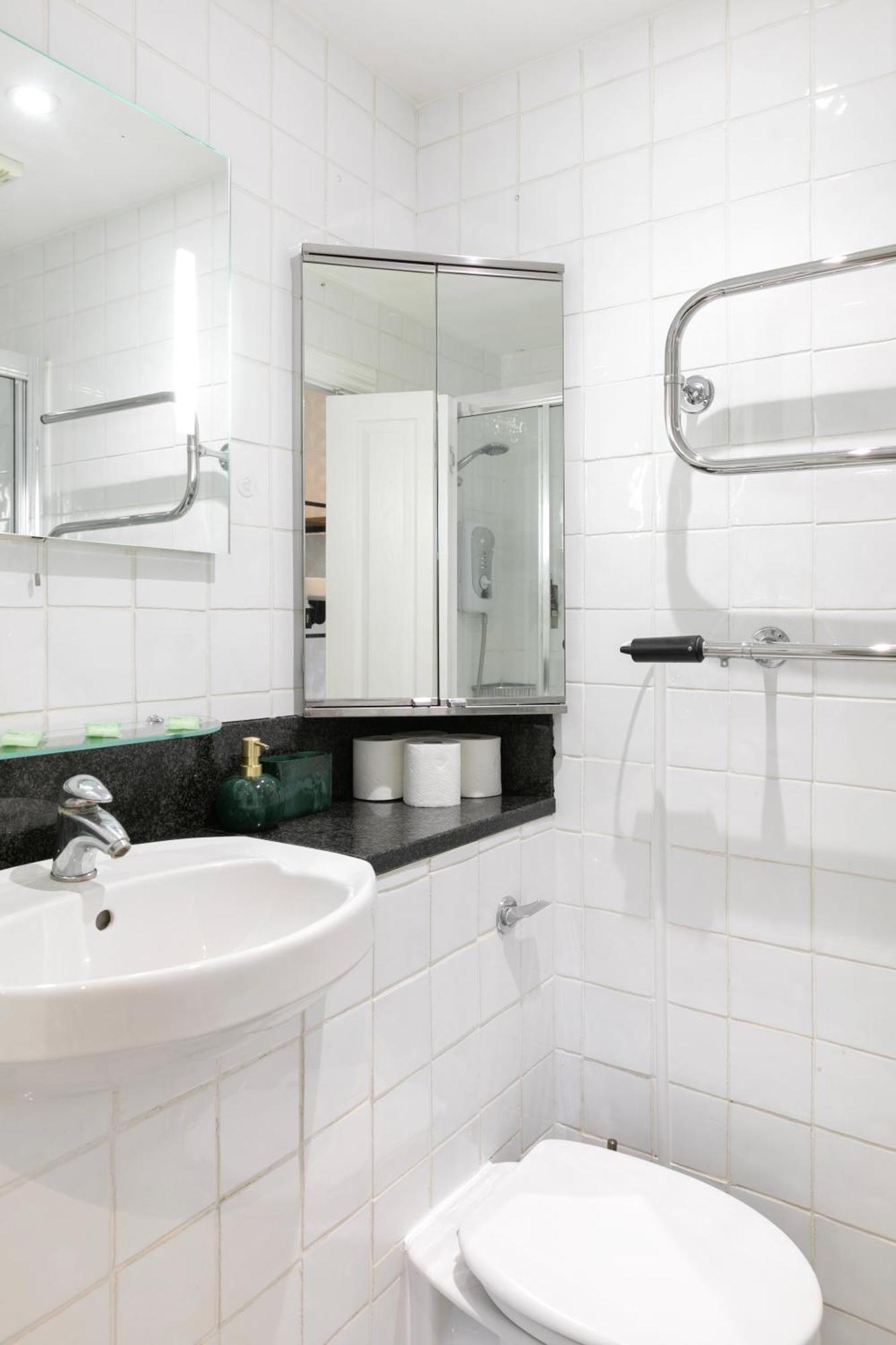 Leilighet Modern Flat 5 Min To Holland Park!