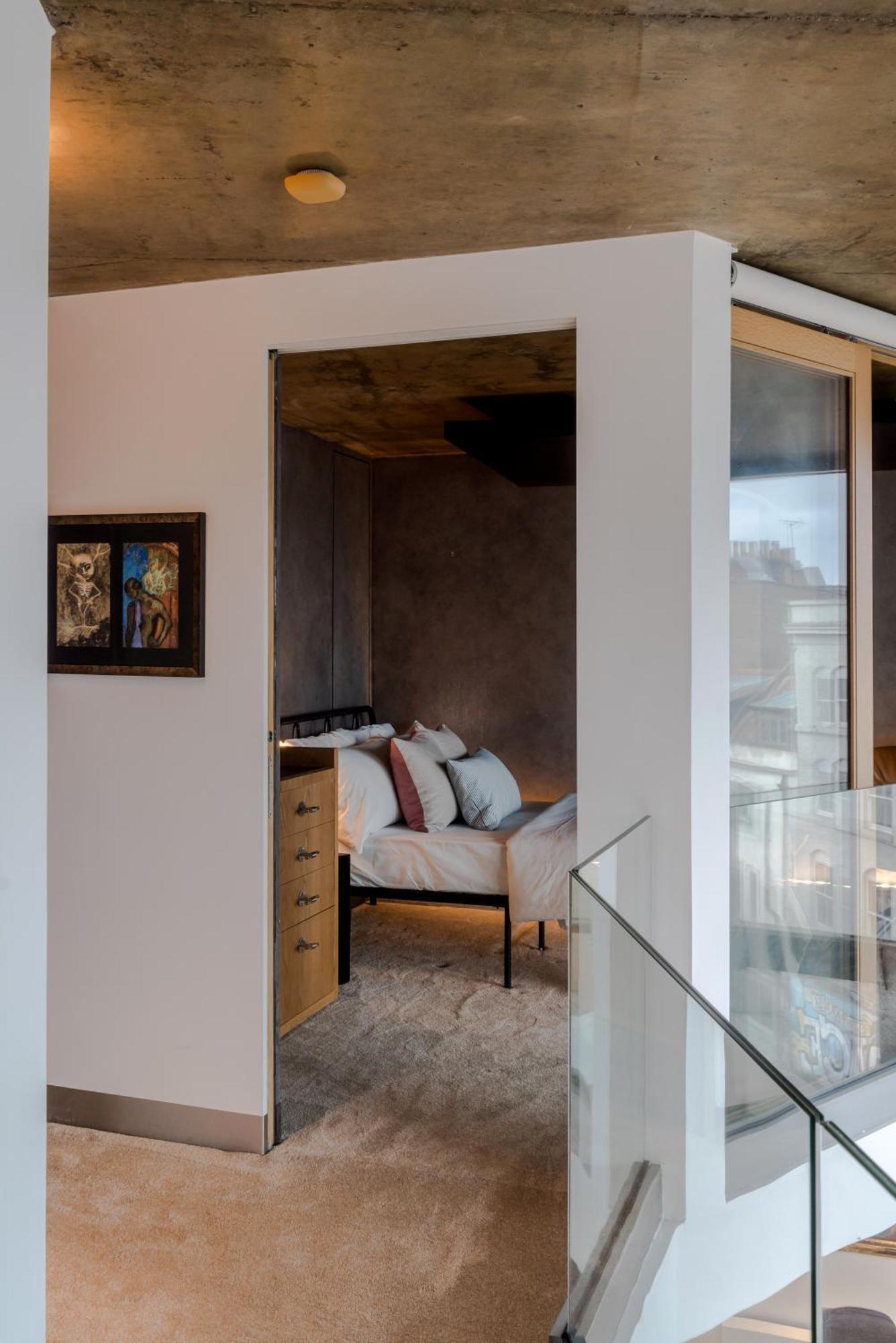Shoreditch Penthouse Apartment *