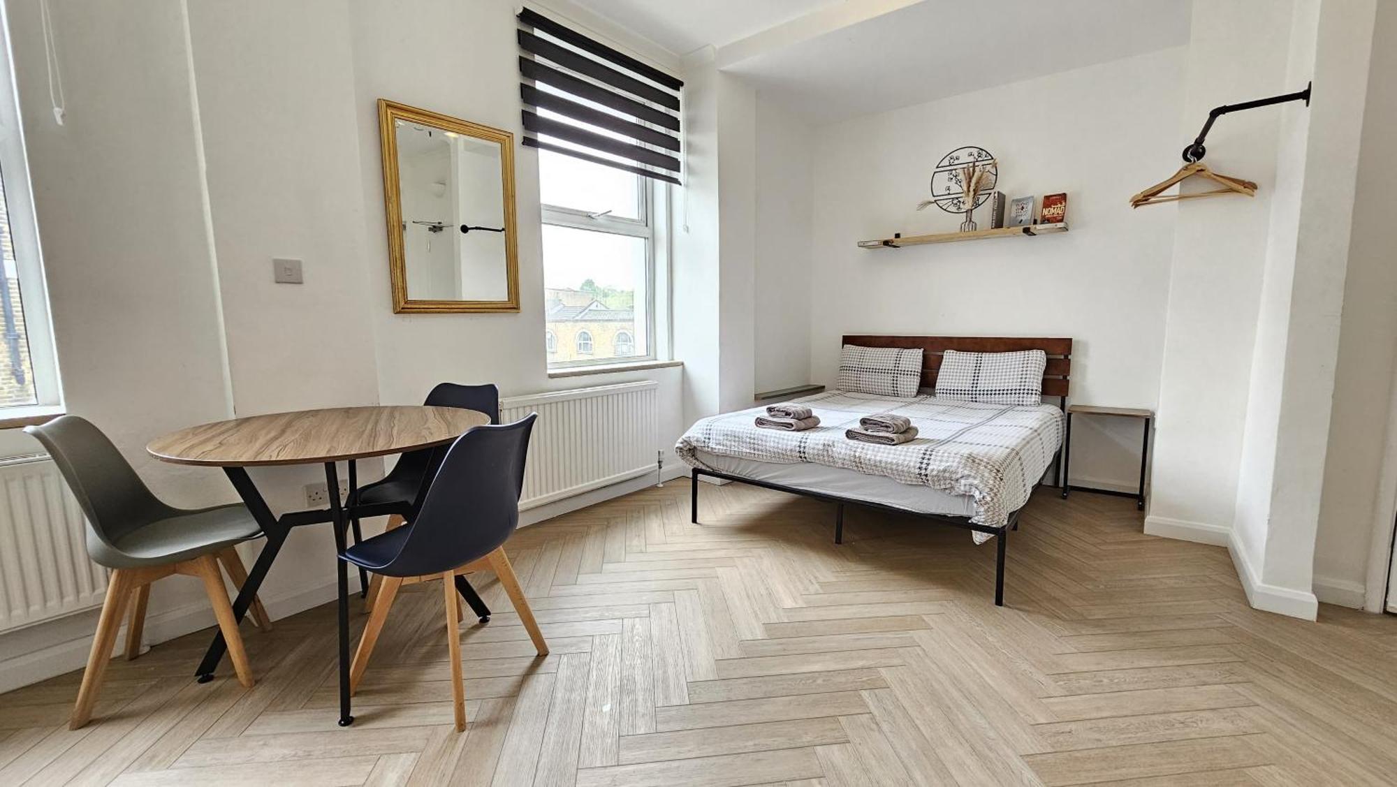Apartment Newly Renovated & Ensuite Rooms! - Camberwell