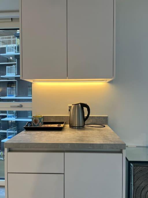 Entire 1 Bedroom Apartment *