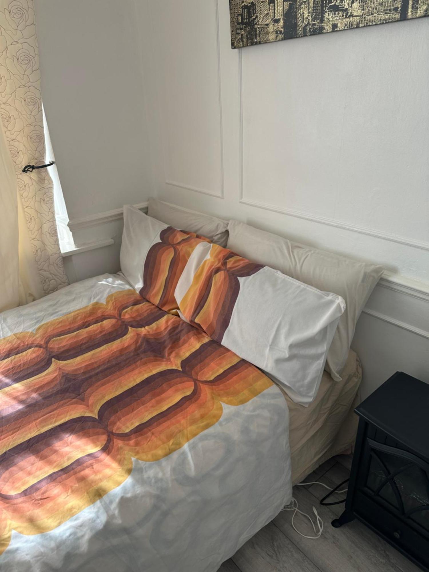 Homestay Small Double Ovo Wembley Stadium
