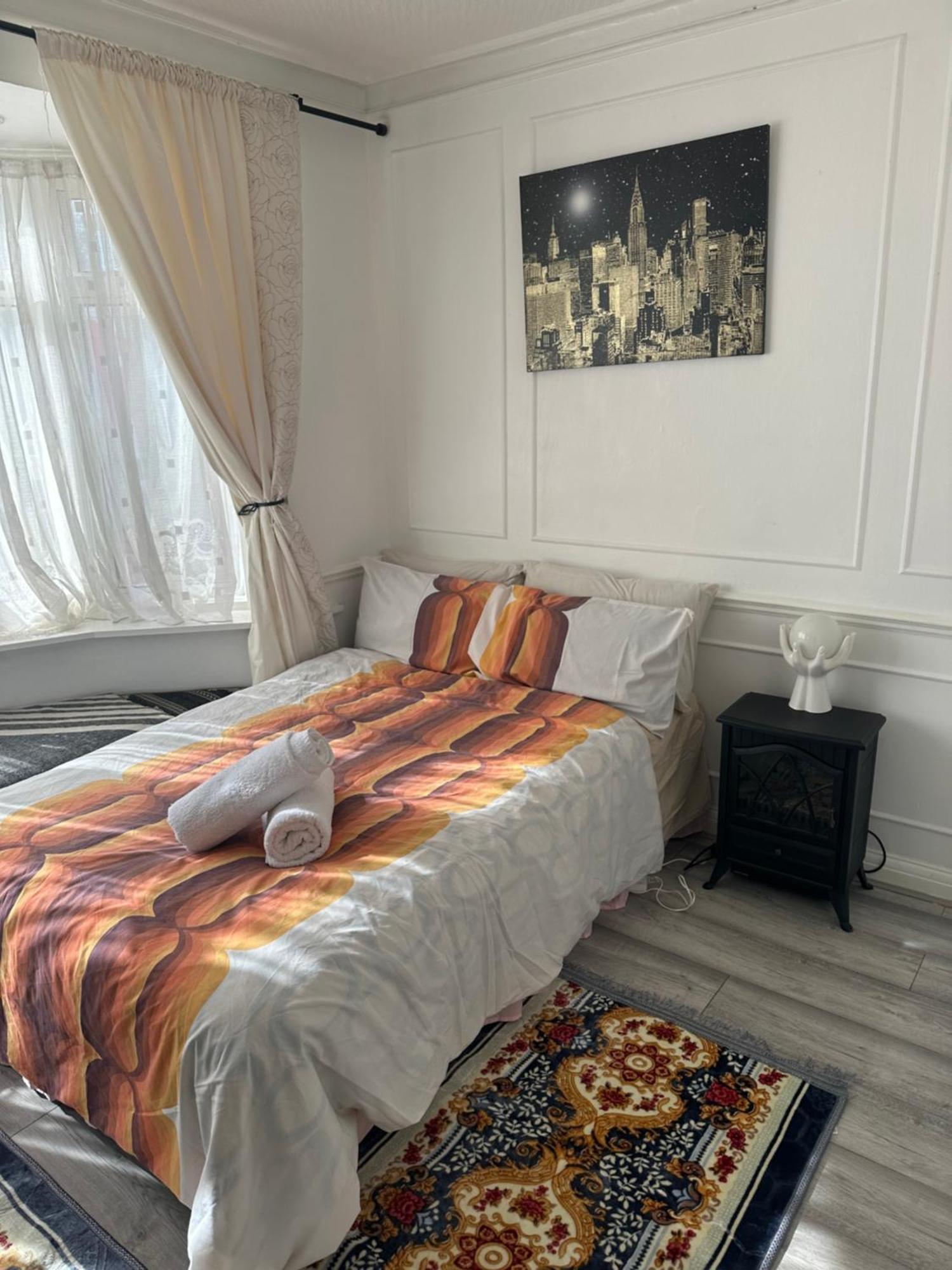 Small Double Ovo Wembley Stadium Homestay
